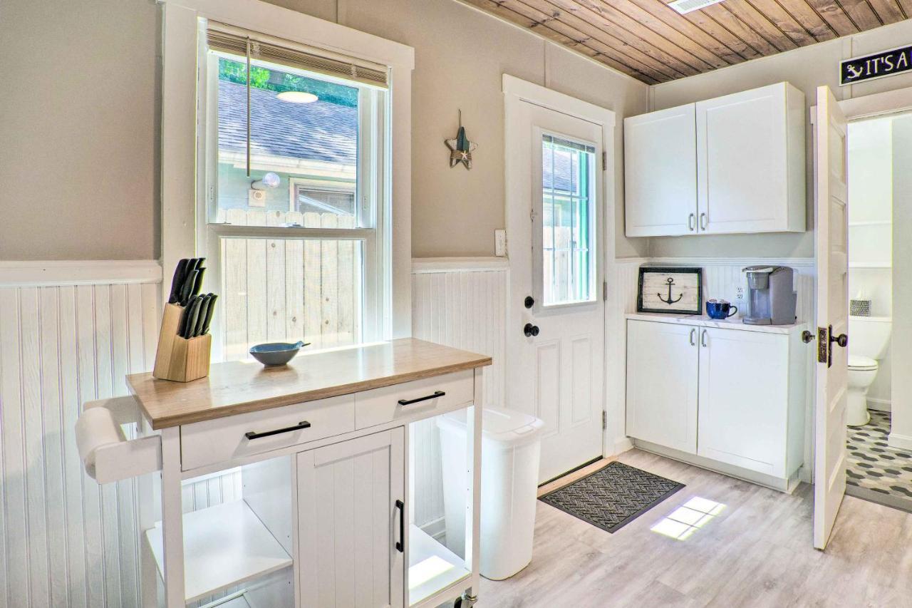 Chic Cottage With Private Yard Steps To Beach! Colonial Beach Exterior photo